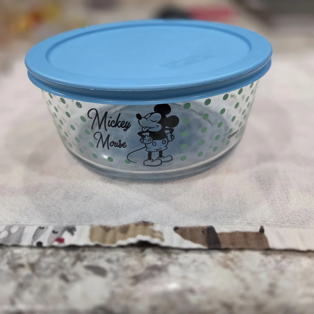 Pyrex featuring perfect comes